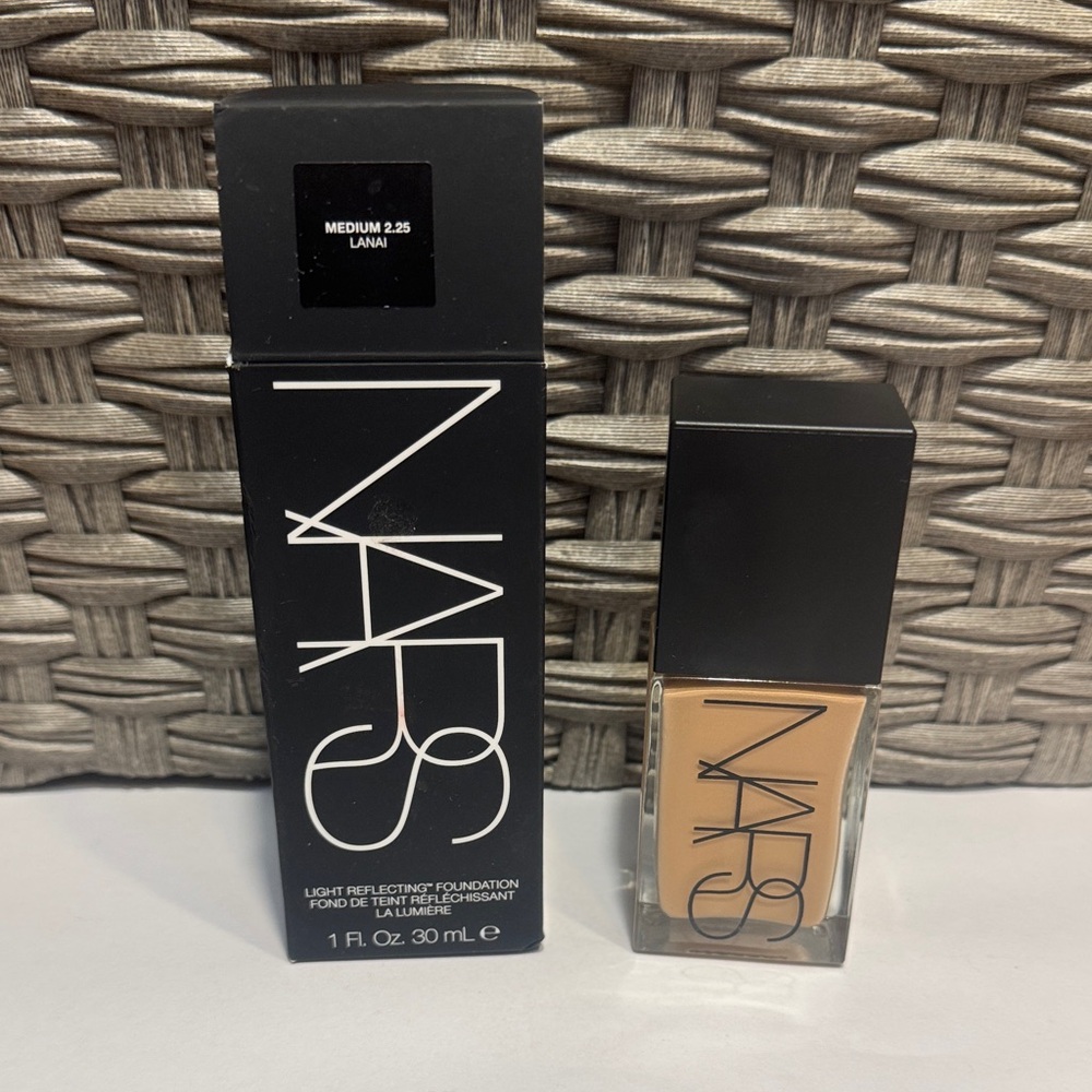 NARS Light Reflecting Foundation Medium 2.25 Lanai